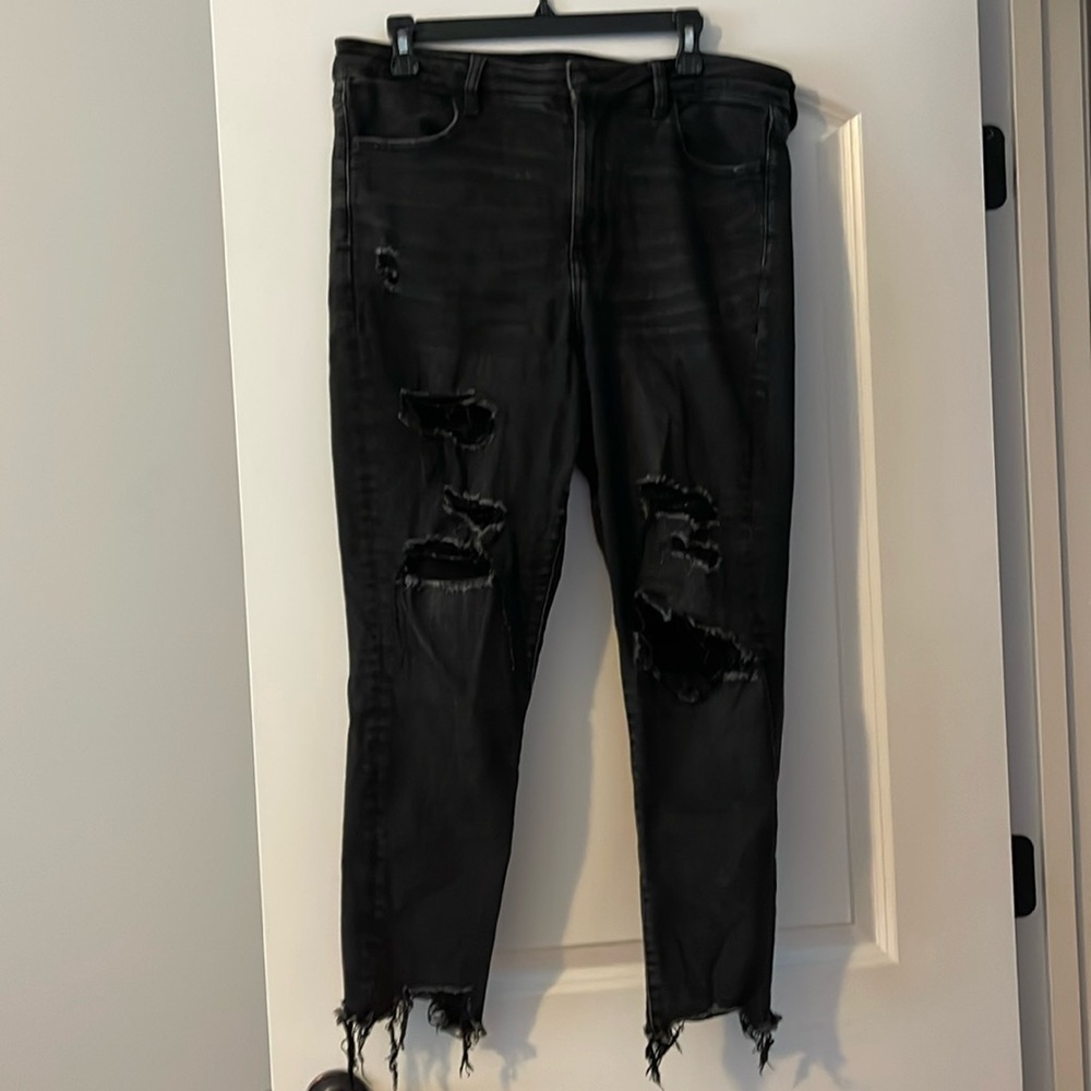 American Eagle super high-rise jagging’s crop